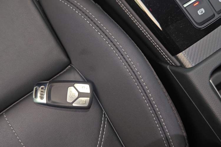 Used Audi Q5L 2022 40T Luxury Dynamic Model Interior 1
