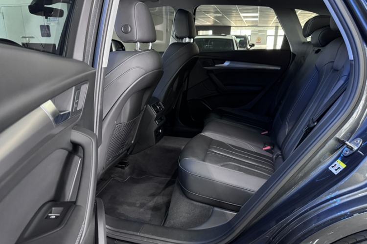 Used Audi Q5L 2022 40T Fashionable and Dynamic Model Interior 2