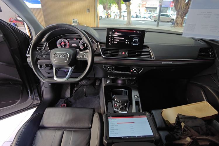 Used Audi Q5L 2022 40T Luxury Dynamic Model Interior 2