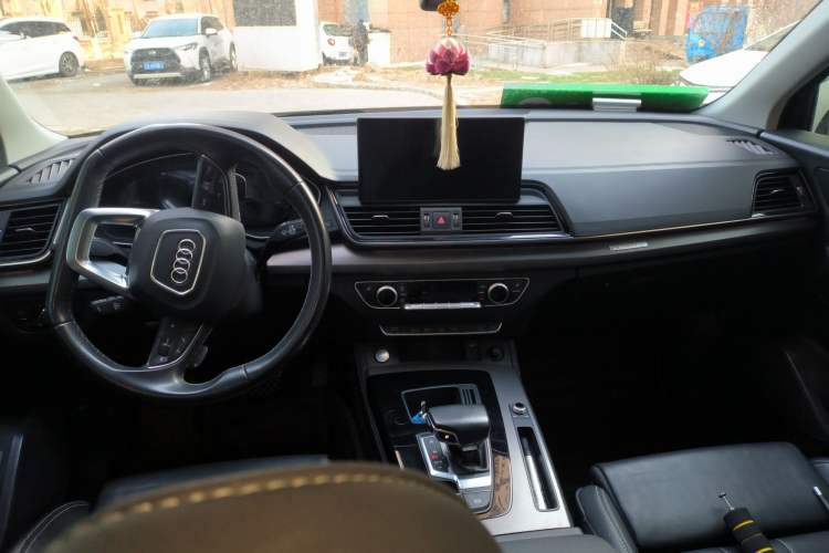 Used Audi Q5L 2022 40T Luxury Dynamic Model Interior 2