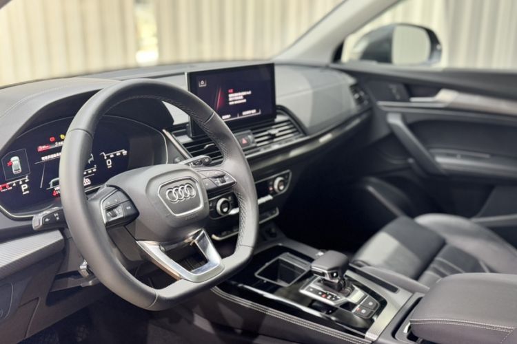 Used Audi Q5L 2022 40T Luxury Dynamic Model Interior 2