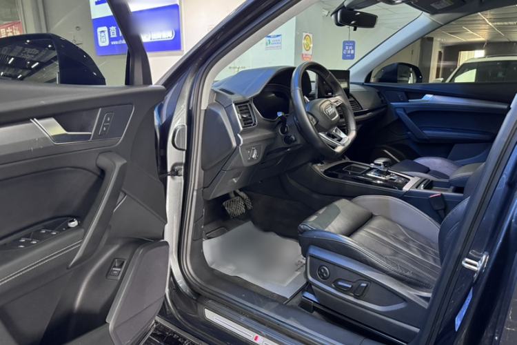 Used Audi Q5L 2022 40T Fashionable and Dynamic Model Interior 3