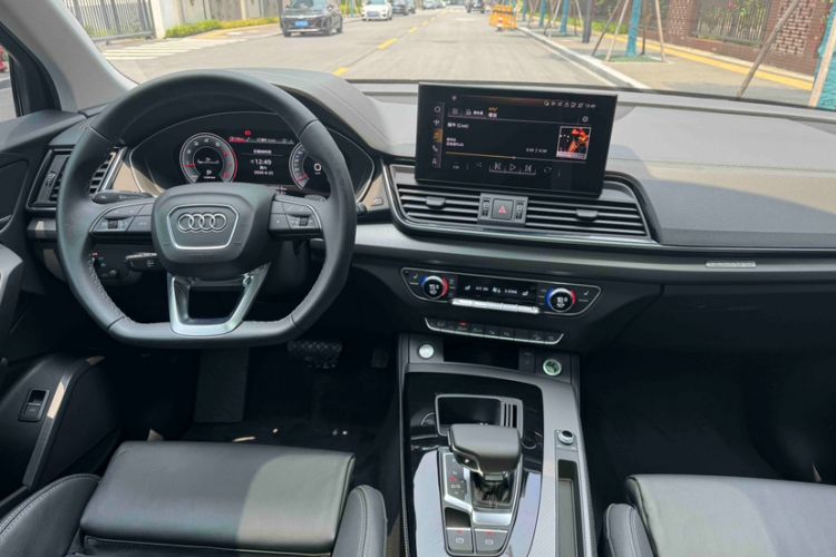Used Audi Q5L 2022 Updated 40T Luxury Dynamic Edition Interior 3