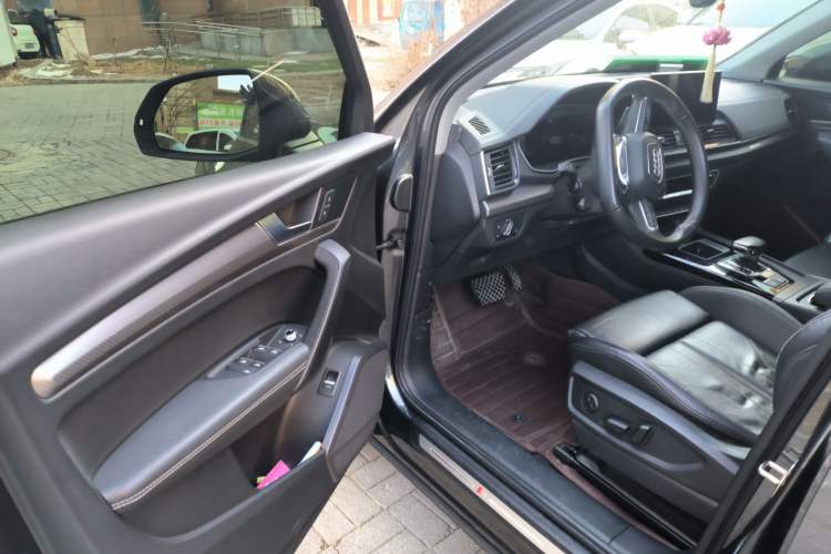 Used Audi Q5L 2022 40T Luxury Dynamic Model Interior 3