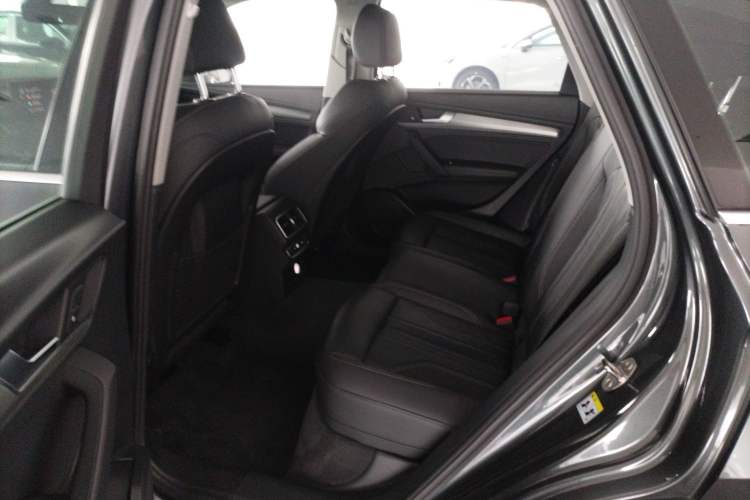 Used Audi Q5L 2022 40T Fashionable and Dynamic Model Interior 4