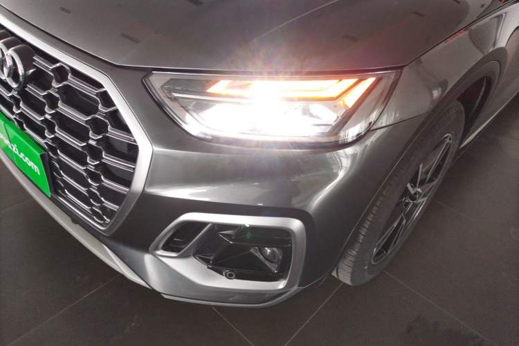 Used Audi Q5L 2022 40T Fashionable and Dynamic Model Left Front Headlight