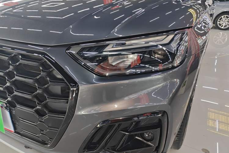 Used Audi Q5L 2022 40T Fashionable and Dynamic Model Left Front Headlight