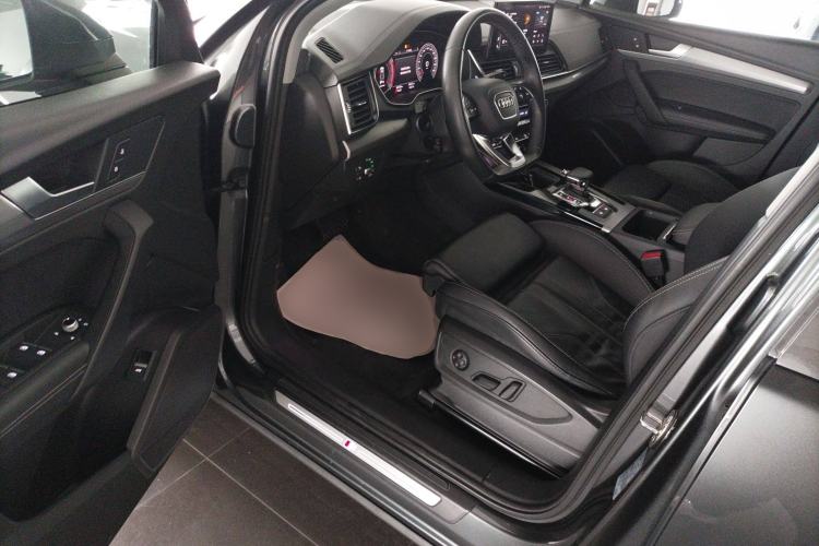 Used Audi Q5L 2022 40T Fashionable and Dynamic Model Left Front Seat