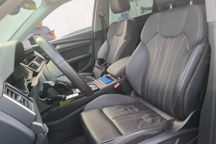 Used Audi Q5L 2022 40T Fashionable and Elegant Model Left Front Seat