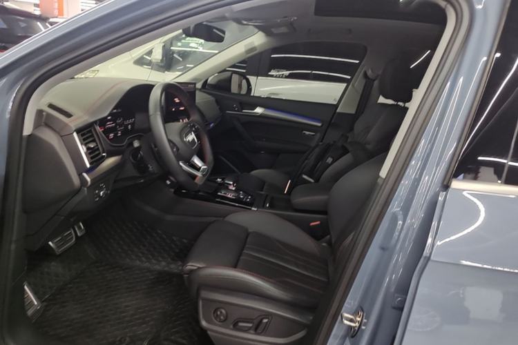 Used Audi Q5L 2022 40T RS Package Performance Model Left Front Seat