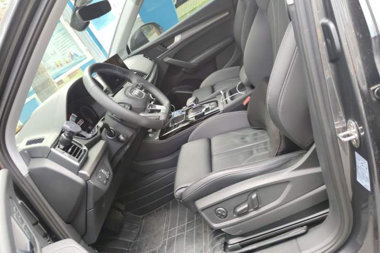 Used Audi Q5L 2022 45T Luxury Dynamic Model Left Front Seat