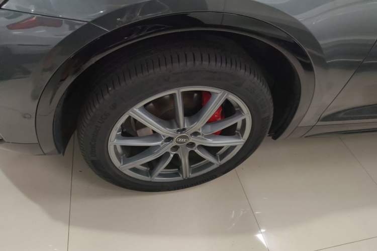 Used Audi Q5L 2022 40T Luxury Dynamic Model Left Front Wheel Hub