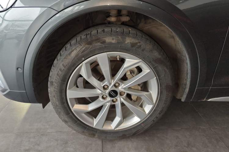 Used Audi Q5L 2022 40T Luxury Dynamic Model Left Front Wheel Hub