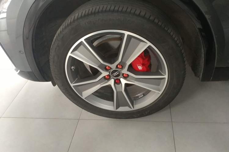 Used Audi Q5L 2022 45T Luxury Dynamic Model Left Front Wheel Hub