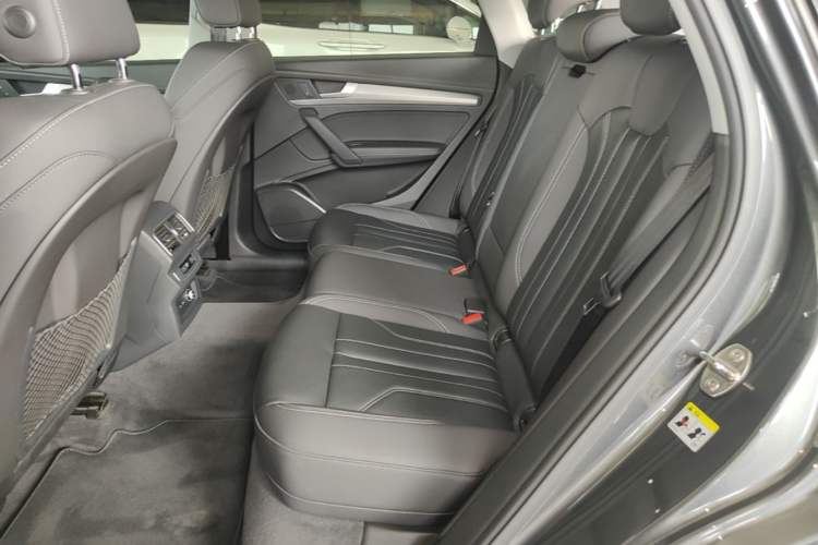 Used Audi Q5L 2022 40T Fashionable and Dynamic Model Left Rear Seat
