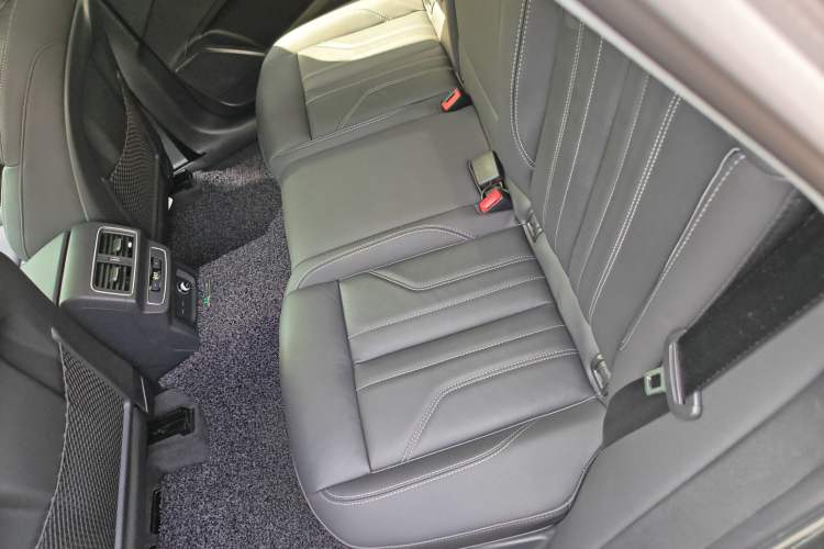 Used Audi Q5L 2022 Updated 40T Luxury Dynamic Edition Left Rear Seat