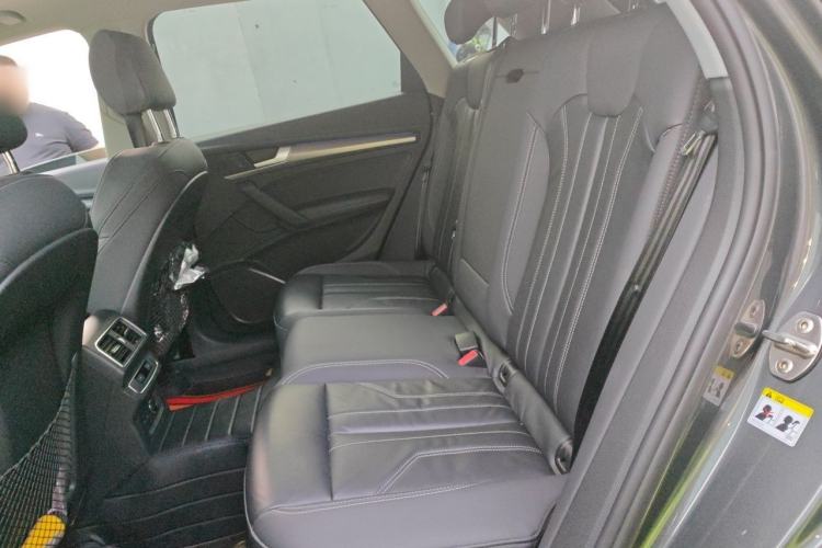 Used Audi Q5L 2022 40T Fashionable and Elegant Model Left Rear Seat