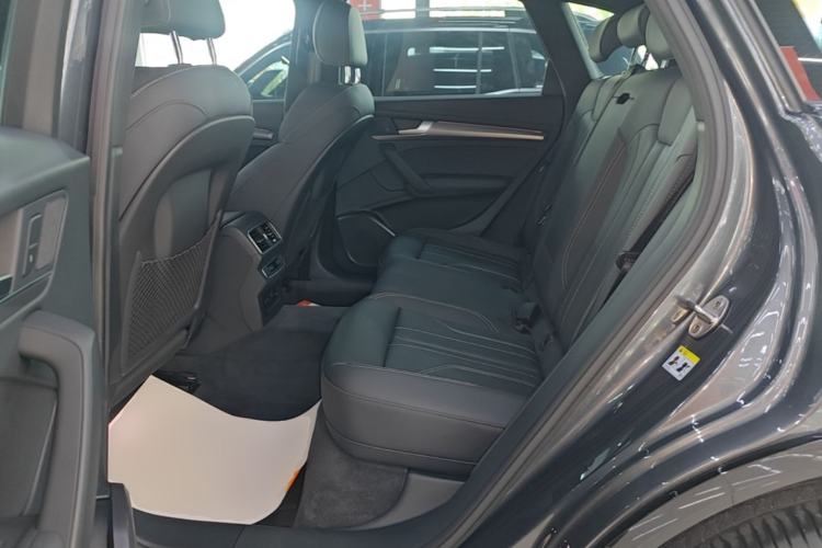 Used Audi Q5L 2022 40T Fashionable and Dynamic Model Left Rear Seat