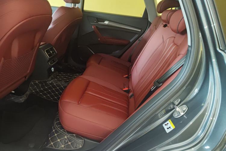 Used Audi Q5L 2022 40T Fashionable and Dynamic Model Left Rear Seat