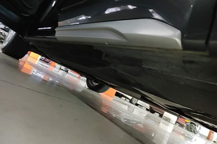 Used Audi Q5L 2022 40T Luxury Dynamic Model Left Side Sill