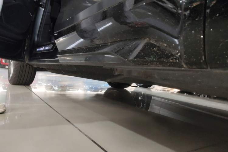 Used Audi Q5L 2022 40T Luxury Dynamic Model Left Side Sill