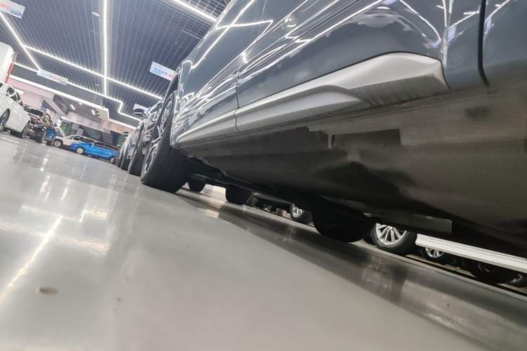 Used Audi Q5L 2022 40T RS Package Performance Model Left Side Sill