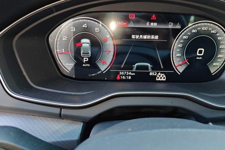 Used Audi Q5L 2022 Updated 40T Luxury Dynamic Edition Odometer Close Up