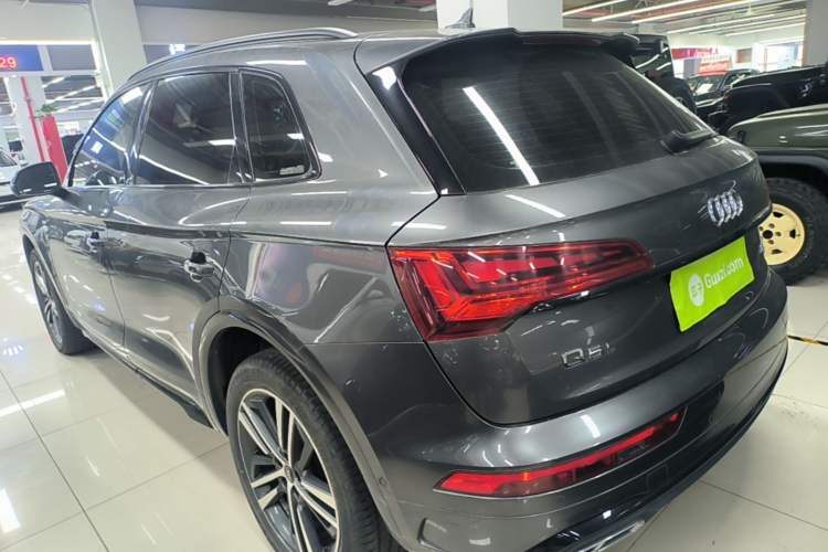 Used Audi Q5L 2022 40T Luxury Dynamic Model Rear Left 45 Deg
