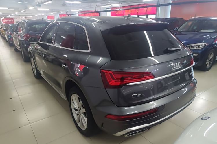 Used Audi Q5L 2022 40T Luxury Dynamic Model Rear Left 45 Deg