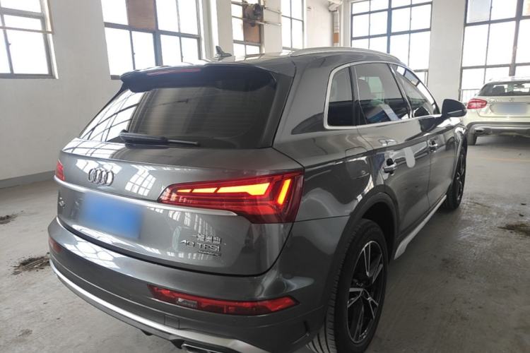 Used Audi Q5L 2022 40T Fashionable and Dynamic Model Rear Right 45 Deg