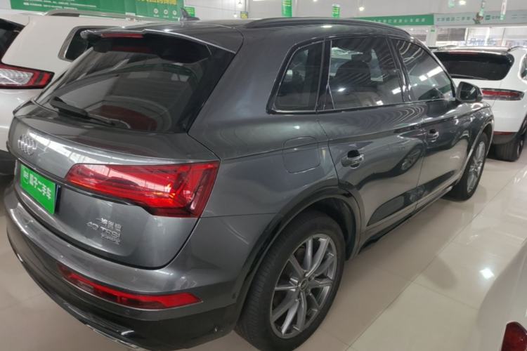 Used Audi Q5L 2022 40T Luxury Dynamic Model Rear Right 45 Deg