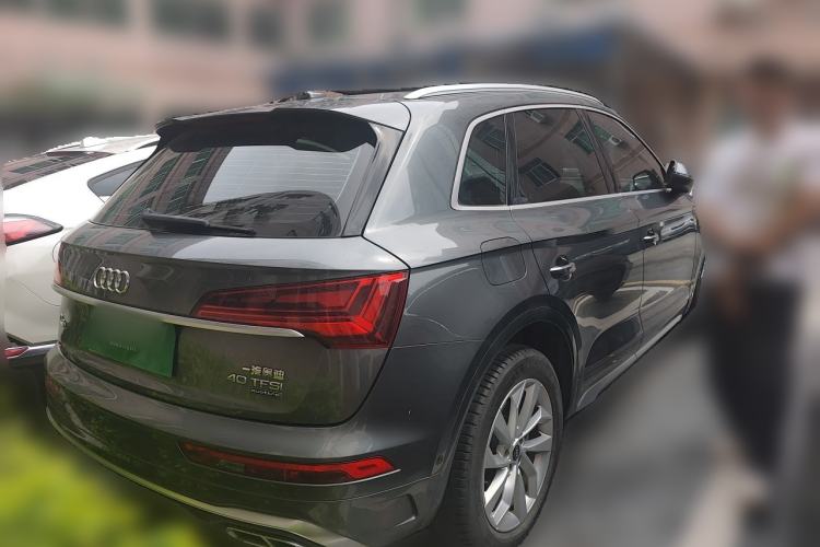 Used Audi Q5L 2022 40T Luxury Dynamic Model Rear Right 45 Deg