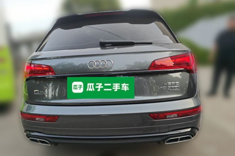 Used Audi Q5L 2022 40T Fashionable and Elegant Model Rear