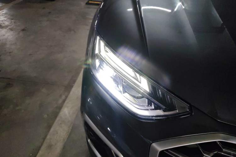 Used Audi Q5L 2022 40T Fashionable and Dynamic Model Right Front Headlight