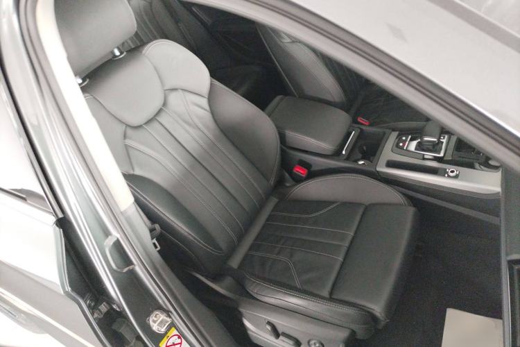 Used Audi Q5L 2022 40T Fashionable and Dynamic Model Right Front Seat