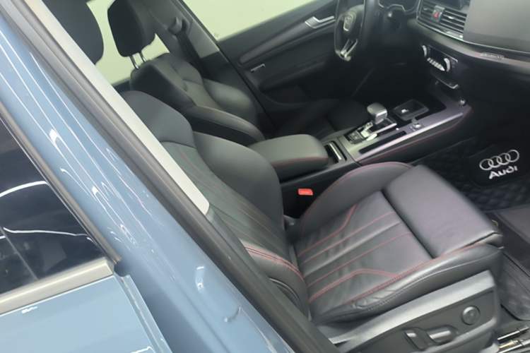 Used Audi Q5L 2022 40T RS Package Performance Model Right Front Seat