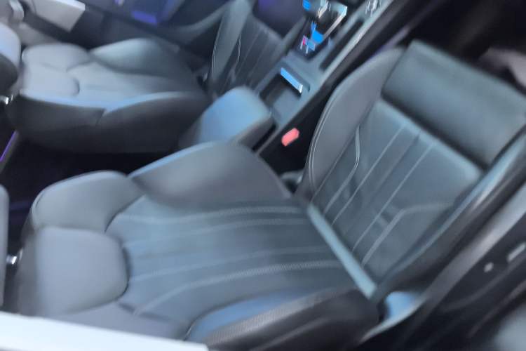 Used Audi Q5L 2022 40T Luxury Dynamic Model Right Front Seat