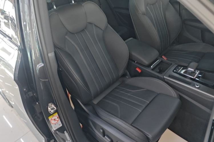 Used Audi Q5L 2022 40T Fashionable and Dynamic Model Right Front Seat