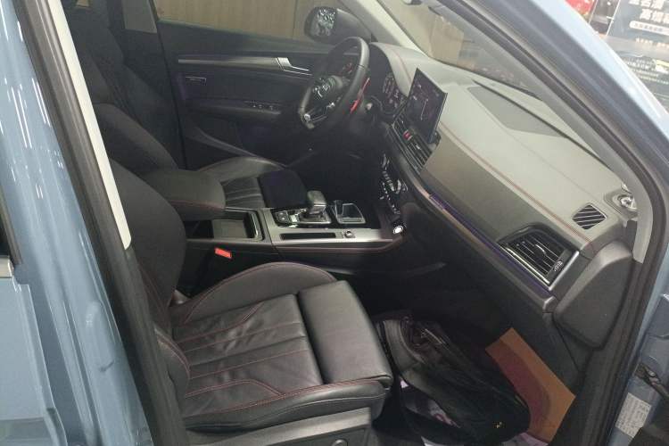 Used Audi Q5L 2022 40T RS Package Performance Model Right Front Seat