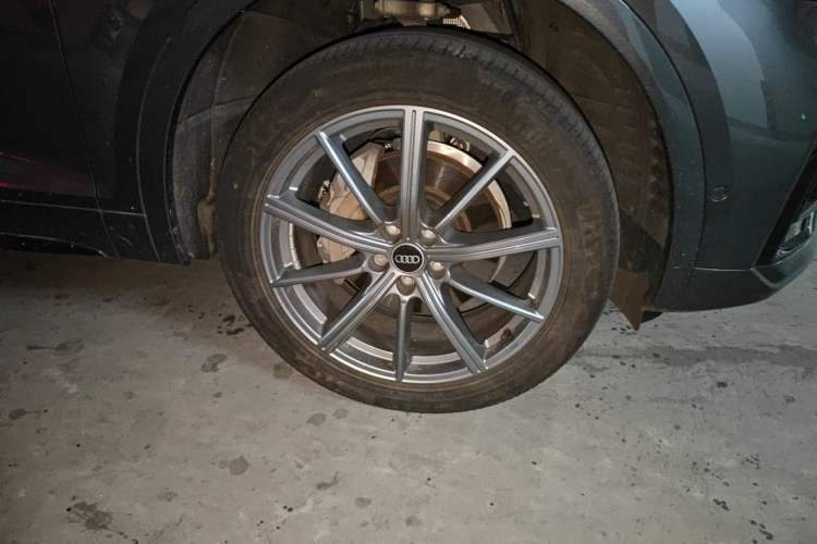 Used Audi Q5L 2022 Updated 45T Luxury Dynamic Version Right Front Wheel Hub