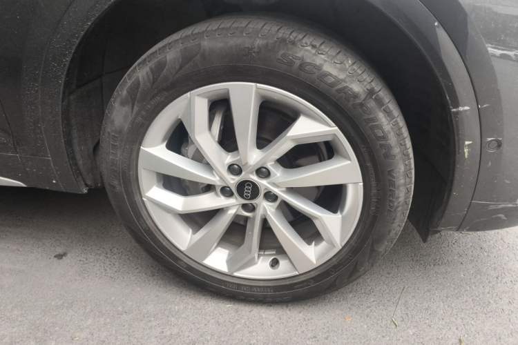 Used Audi Q5L 2022 Updated 45T Luxury Dynamic Version Right Front Wheel Hub