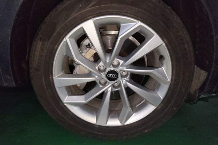 Used Audi Q5L 2022 Updated 40T Luxury Dynamic Edition Right Front Wheel Hub