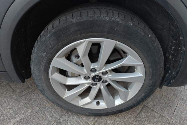 Used Audi Q5L 2022 Updated 40T Luxury Dynamic Edition Right Front Wheel Hub