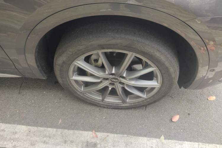 Used Audi Q5L 2022 40T Luxury Dynamic Model Right Front Wheel Hub