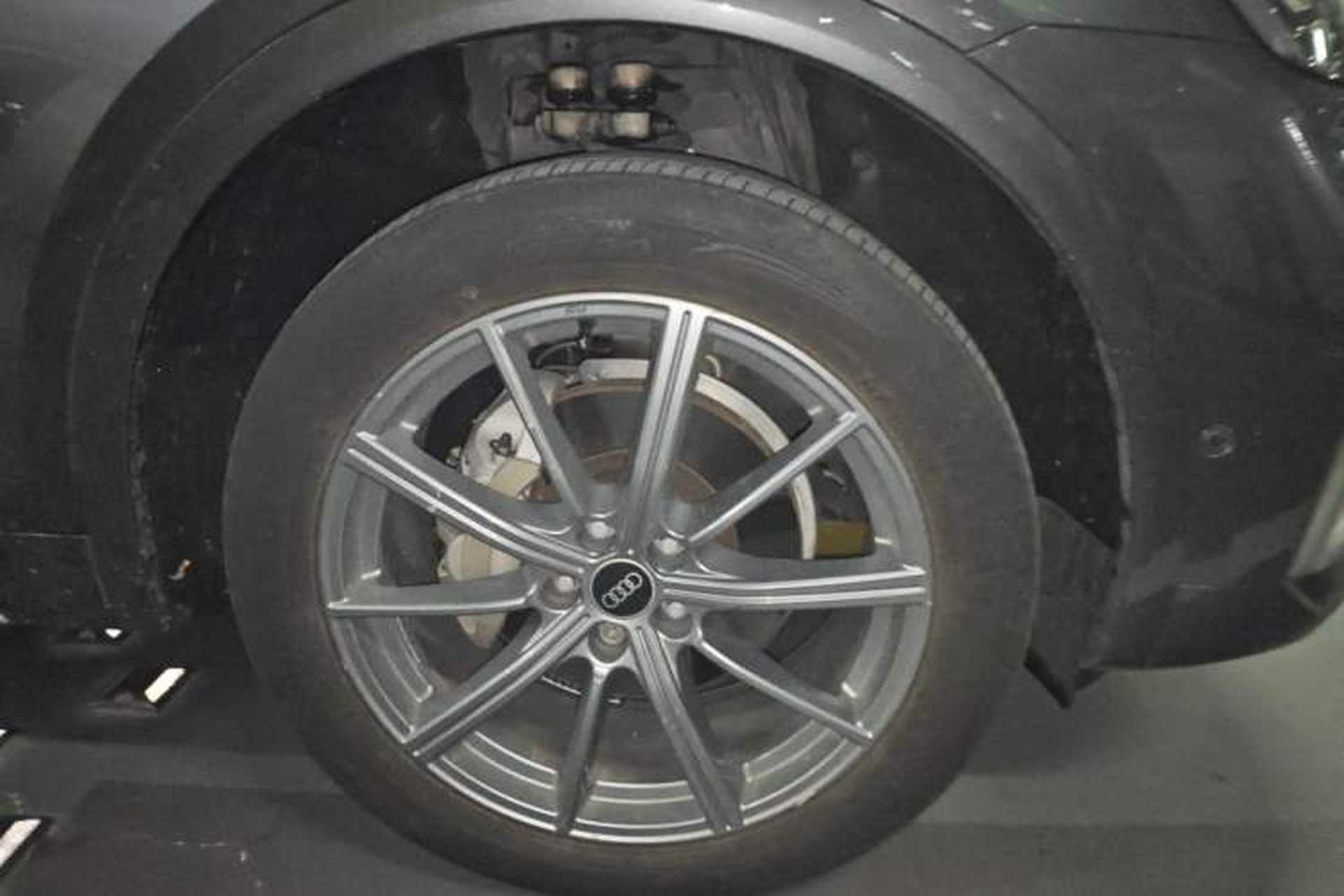Used Audi Q5L 2022 Updated 45T Luxury Dynamic Version Right Front Wheel Hub