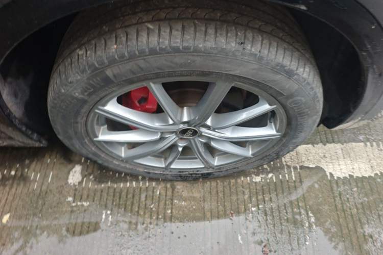 Used Audi Q5L 2022 Updated 40T Luxury Dynamic Edition Right Front Wheel Hub