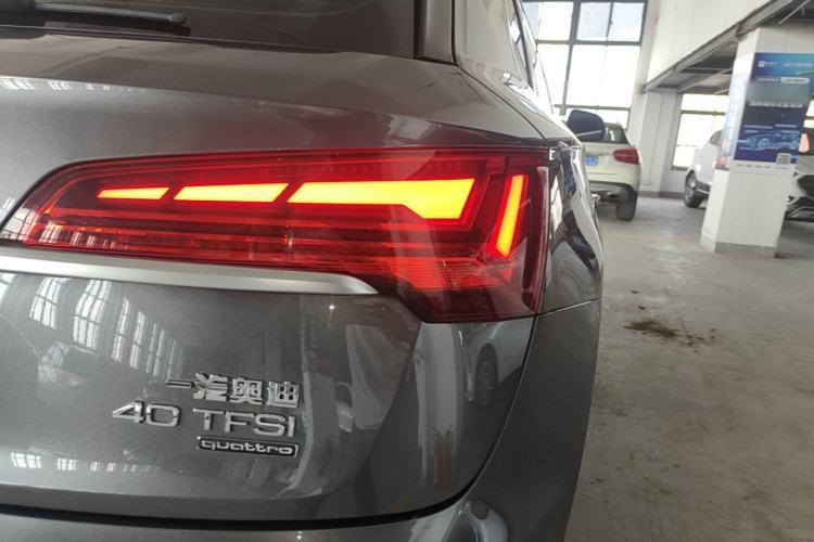 Used Audi Q5L 2022 40T Fashionable and Dynamic Model Right Rear Taillight