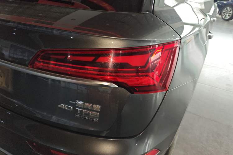 Used Audi Q5L 2022 40T Luxury Dynamic Model Right Rear Taillight