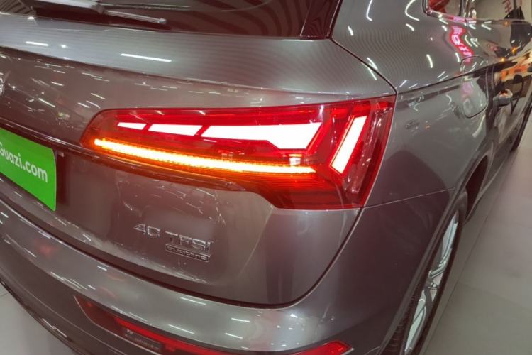 Used Audi Q5L 2022 40T Fashionable and Dynamic Model Right Rear Taillight