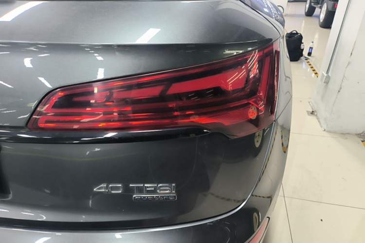 Used Audi Q5L 2022 40T Luxury Dynamic Model Right Rear Taillight